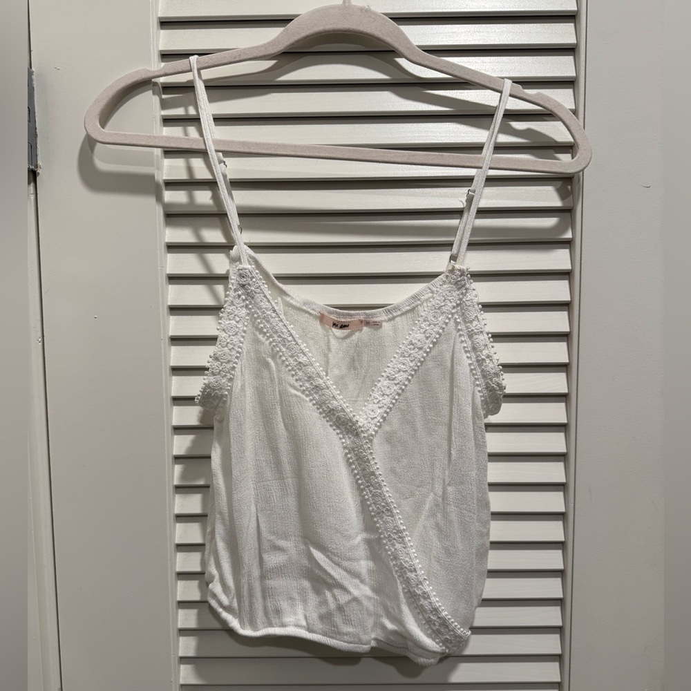 Francesca's Mi Ami White Top